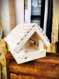Bird feeder